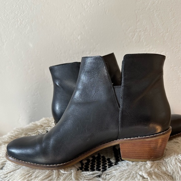 Cole Haan Abott Women’s Size 10 Black Leather Comfortable Chic Versatile Booties - Picture 9 of 11